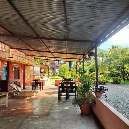 Hotel New Elia Pokhara Esterno foto